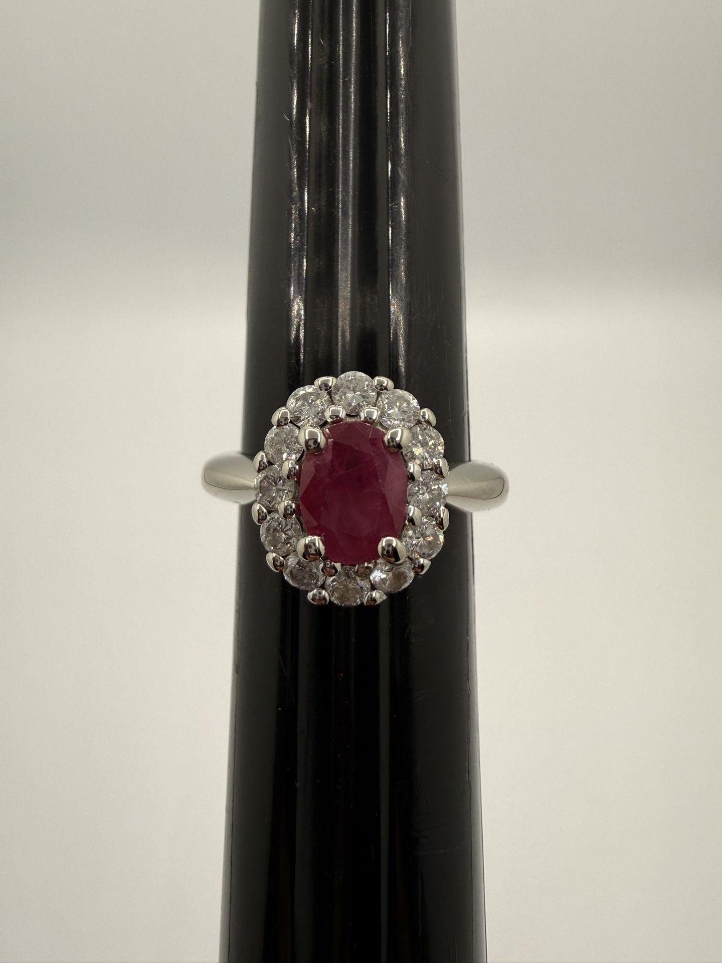 14k Ruby 1ct Approx And Diamonds Ring