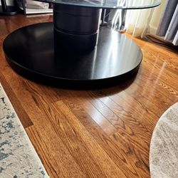 Used Like New  Brown Color Coffee Table As It Showed On Pictures 