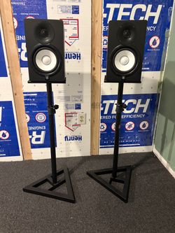 Yamaha HS7 Studio Monitors (PAIR) with XLR Cables and Monitor Stands