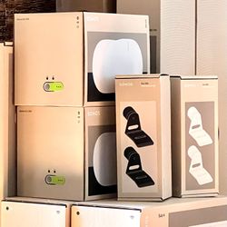 2x Sonos Era 300 White And One Pair Of White Sonos Era 300 Wall Mounts