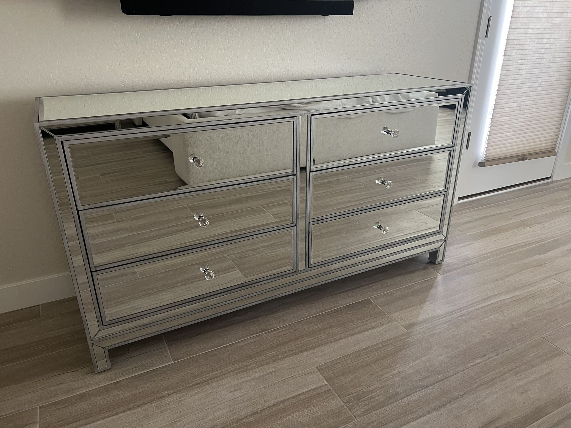 6 - Drawer Glam Style Mirrored Dresser