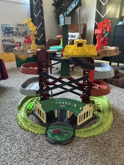Thomas & Friends Multi Level train Tower