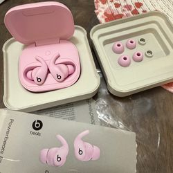 Powerbeats fit earbuds