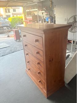 5 drawer tall dresser $150