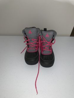 Preowned size 13c Nike ACG’s in excitement condition