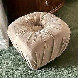 Decorative Tufted Plush Ottoman   