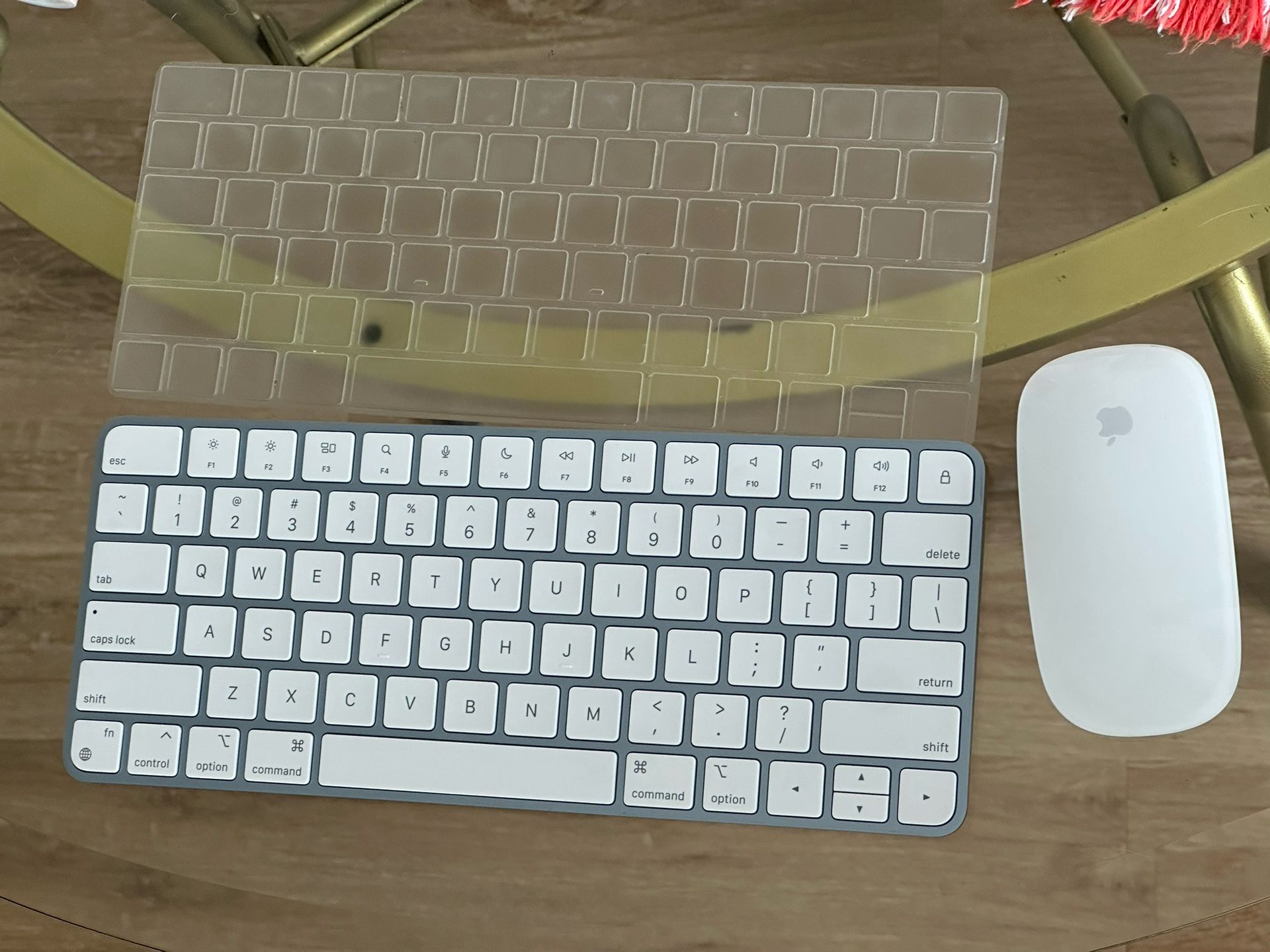 Apple Magic Keyboard + Magic Mouse