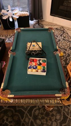 Mini table top pool table game, billiards, 8 ball, sized pool cues with wooden rack