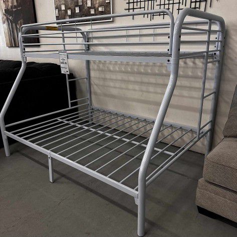 Twin/Full Bunk Bed// Fast Delivery 