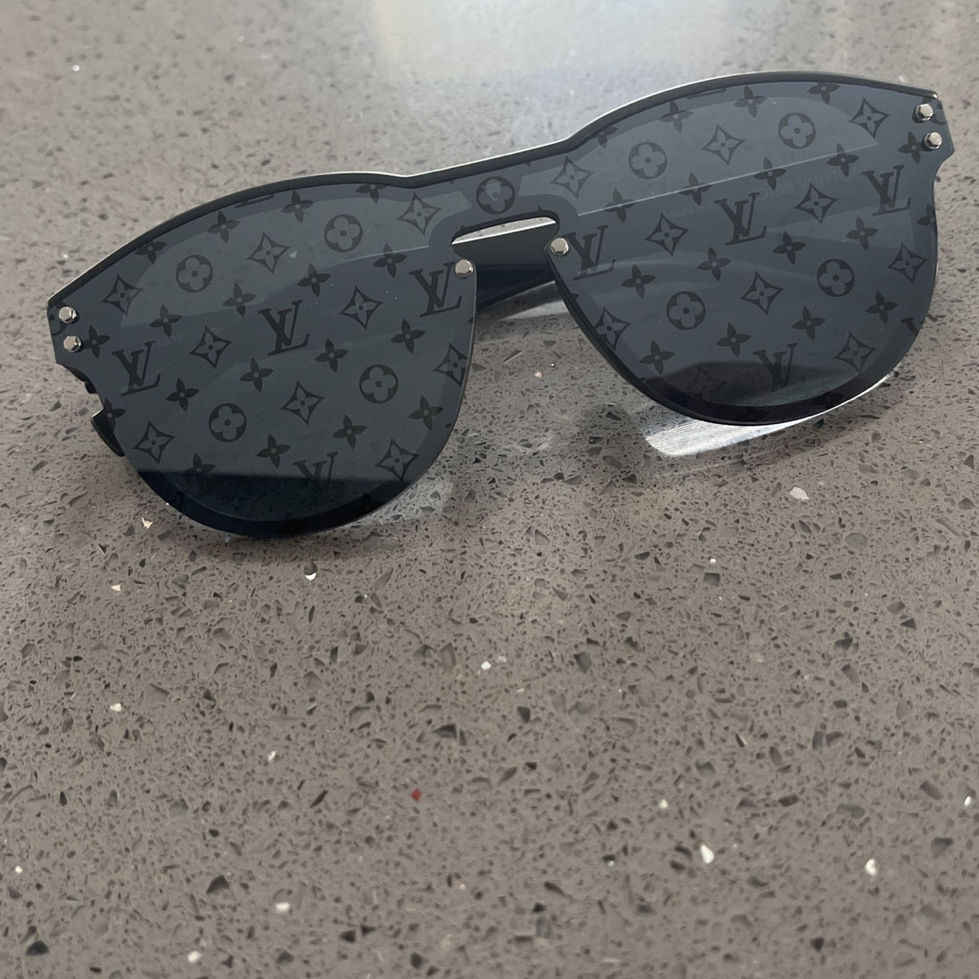 Louis Vuitton Shades