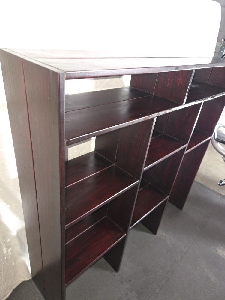 Shelf/TV stand.