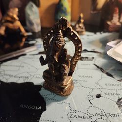 Vth Good Luck Elep Statue Desk Decor Or Shelf 