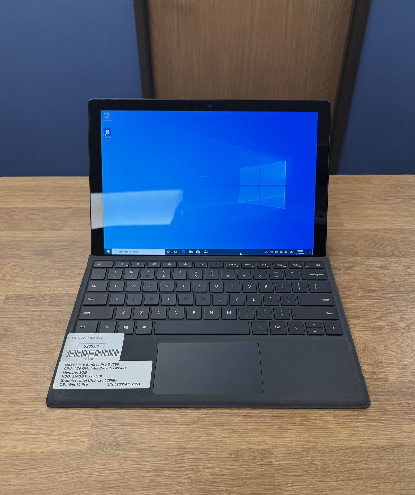 11.5" Surface Pro 5 256GB SSD*1.70Ghz Intel Core i5