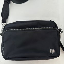 Lululemon Crossbody Bag 2L
