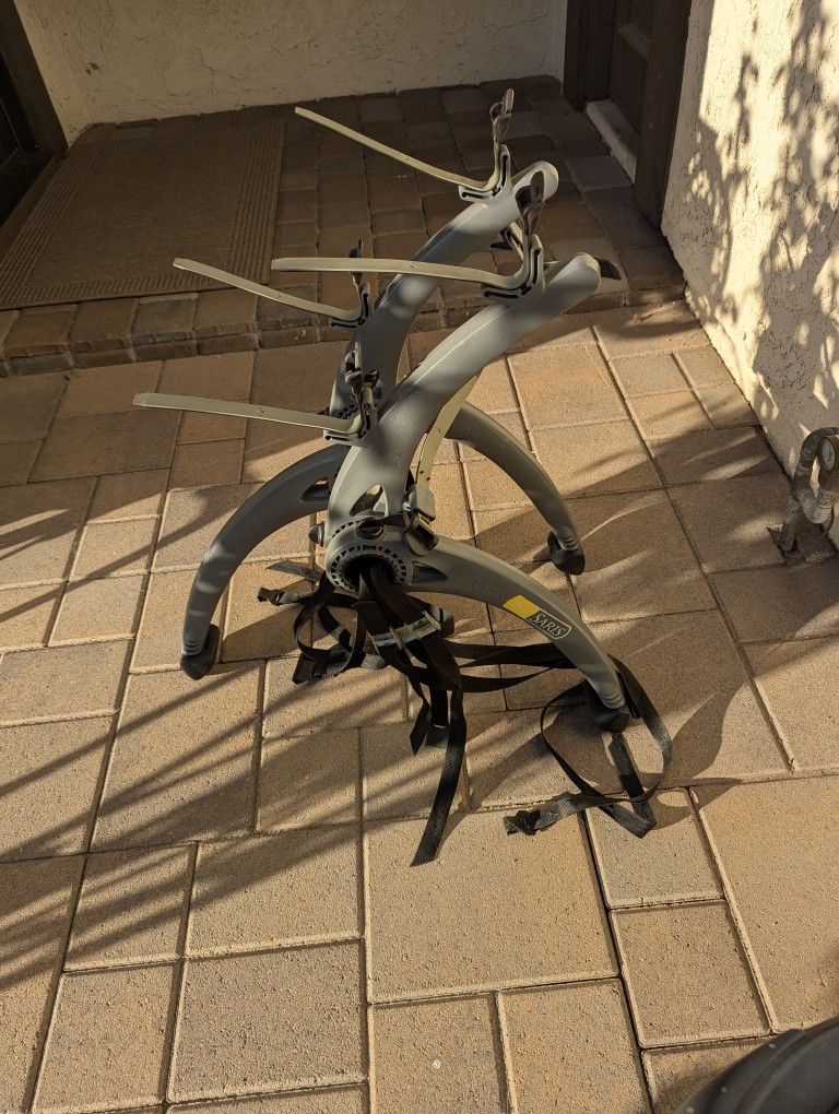 Saris Bone, 2 bike trunk rack.