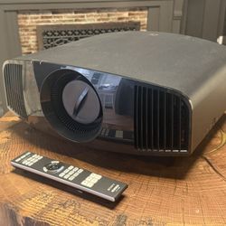 Sony 4K Projector [VPL-VW325ES]