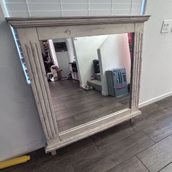 White Isabella Mirror