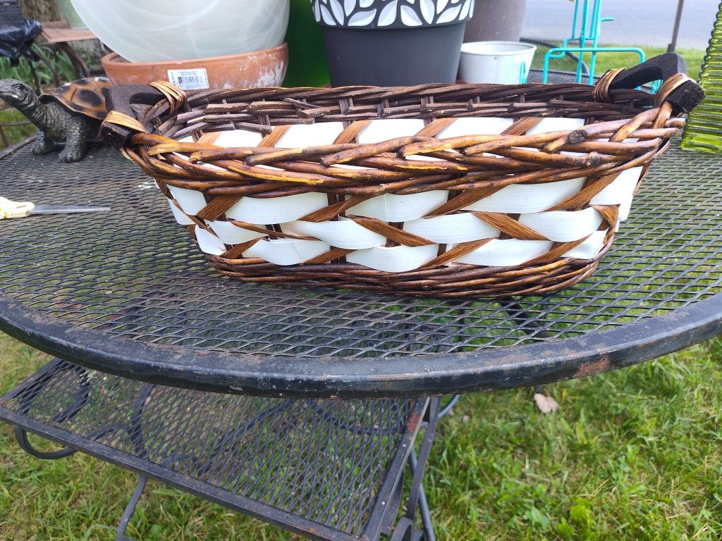 Decent Brown N White Basket