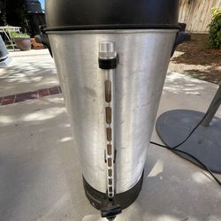 Heavy-duty stainless 100-cup coffee urn