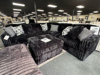 Midnight L Shape Sectional. 🚚WE DELIVER🚚