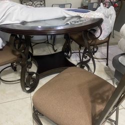 Round Table W/ 4 Chairs 