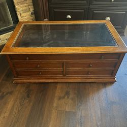 Thomasville coffee table with matching end table