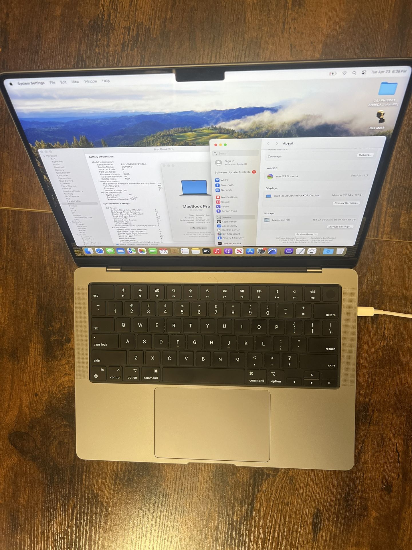 MacBook M1 32GB Ram 500GB with 140W Apple charger