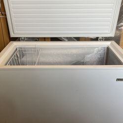 Idylis 7.1-cu ft Freezer