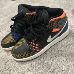 Jordan 1 Size 5 in Boys /kids