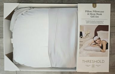 Threshold Pillow Set