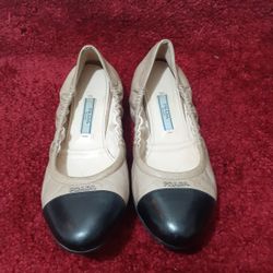 Prada ballet flat size IT: 36 / us : 6

Gently used in good condition check photo for condition 