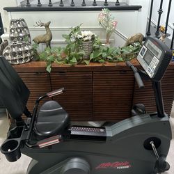 Life fitness recumbent bike