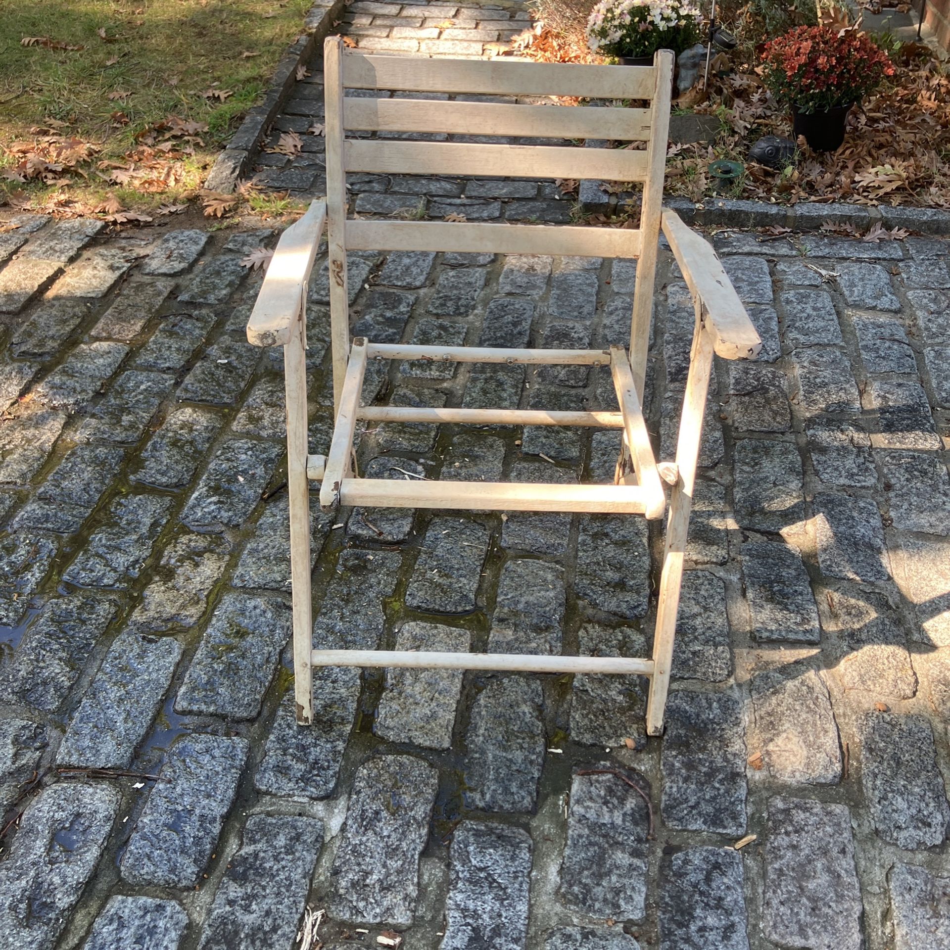 Vintage Wood Folding Lawn Chair