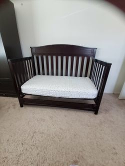 Graco lennon 4 in 1 clearance crib