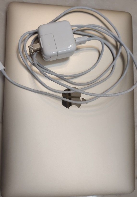 Apple MacBook 12". Intel Core M, 8 GB RAM