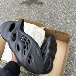 Adidas Yeezy Foam runner Onyx (HP8739) Size 10 Brand New With Receipt 