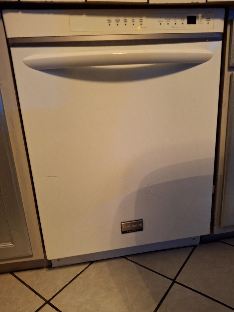 Frigidaire Dishwasher