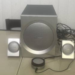 Bose Companion 3 Multimedia Speaker System Great Sound. Used in good condition with some cosmetic blemishes. There blemishes are in the form of scratc