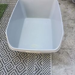 Cat litter box