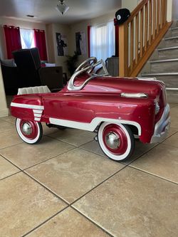 PEDAL CAR