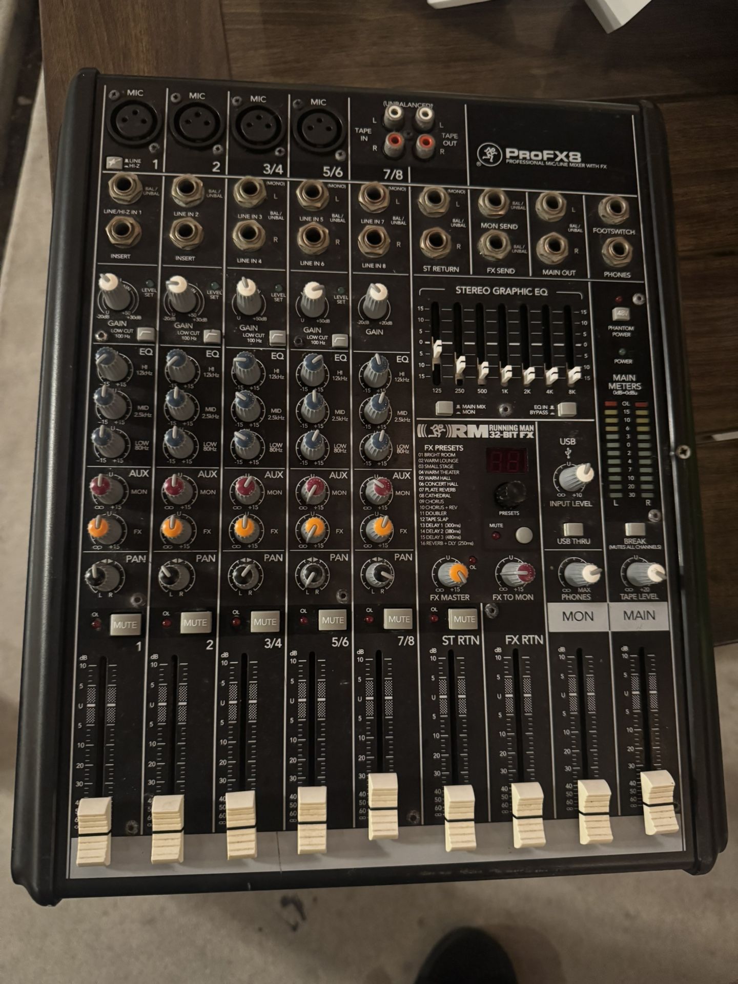 Mackie PROFX8 8 Channel Mixer Used good condition