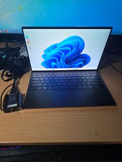 Dell XPS PC. Touchscreen i7-1185G7-3.0GHz CPU 11Gen. 512GB SSD. 16GB Ram Wi-Fi Wireless Bluetooth