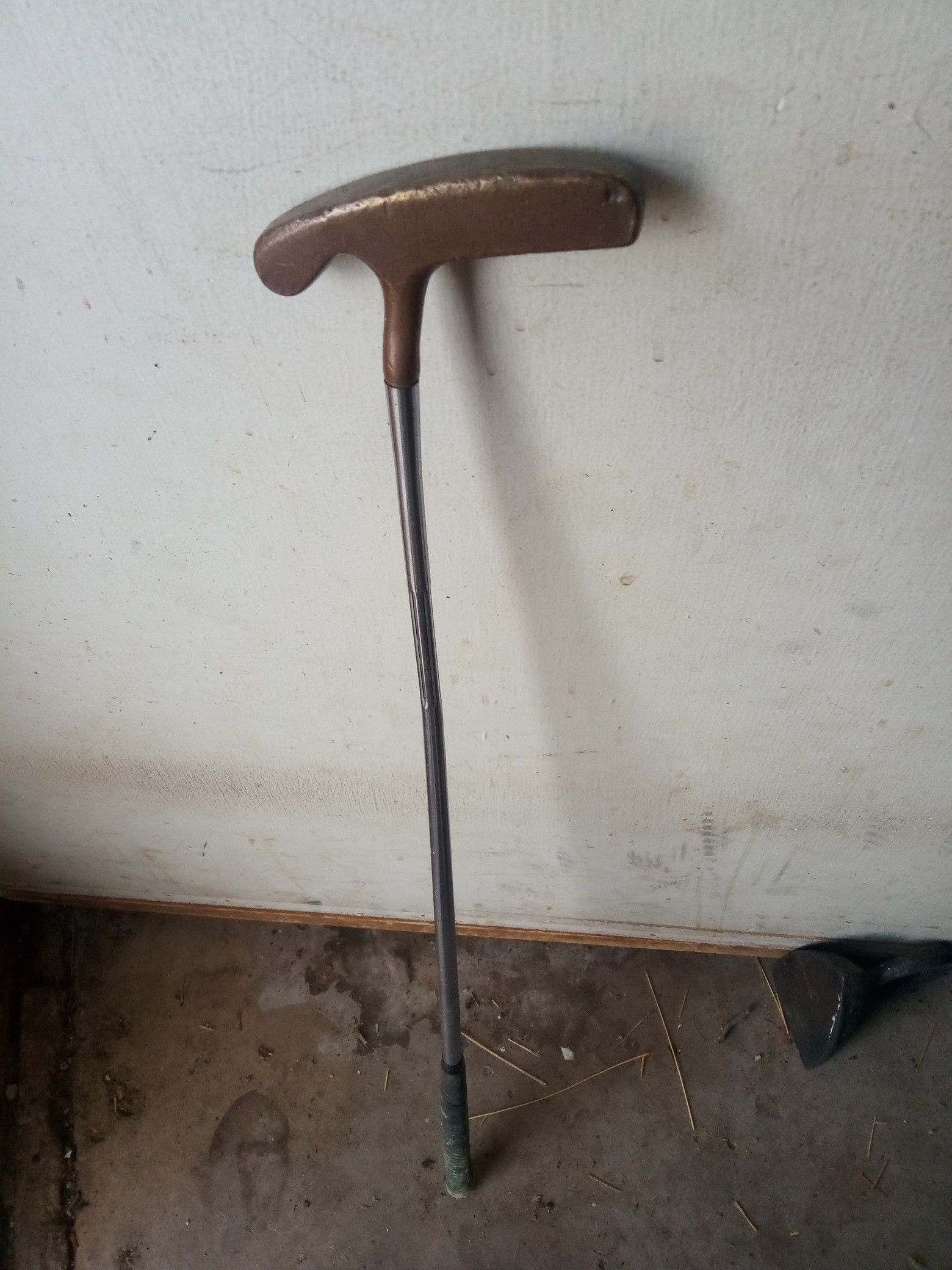 Golf putter