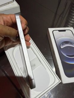 iPhone 16e