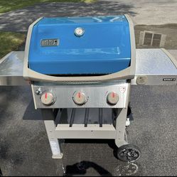 Weber Grill + Weber cover