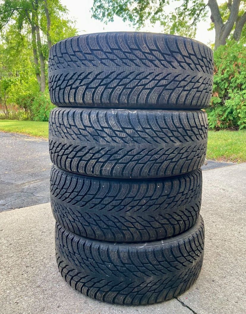 Hakkapeliitta Nokian R3 Winter Snow Tires - 225/45R19 - Used Set of 4