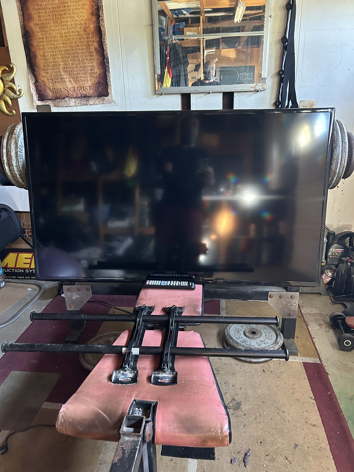 55 INCH Samsung LED TV- Includes Remote & Wall mounts!