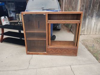 Entertainment center