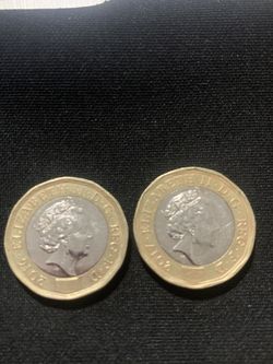 2016 - 2017 Queen Elizabeth II One Pound