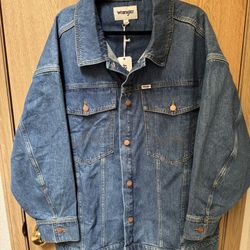 *New w/tags* Wrangler Oversized Trucker Jean Jacket